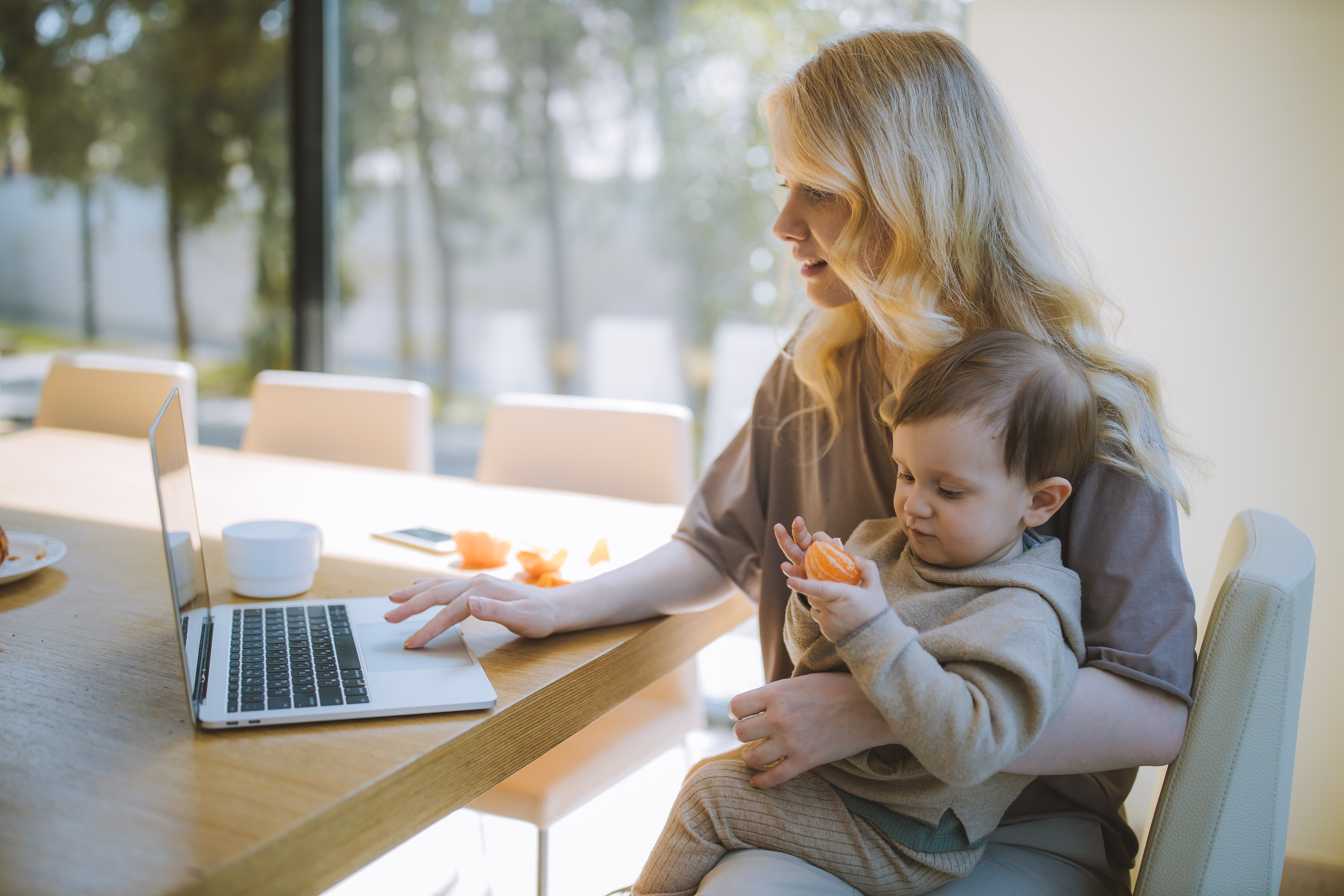 Estrés de trabajar desde casa con un niño